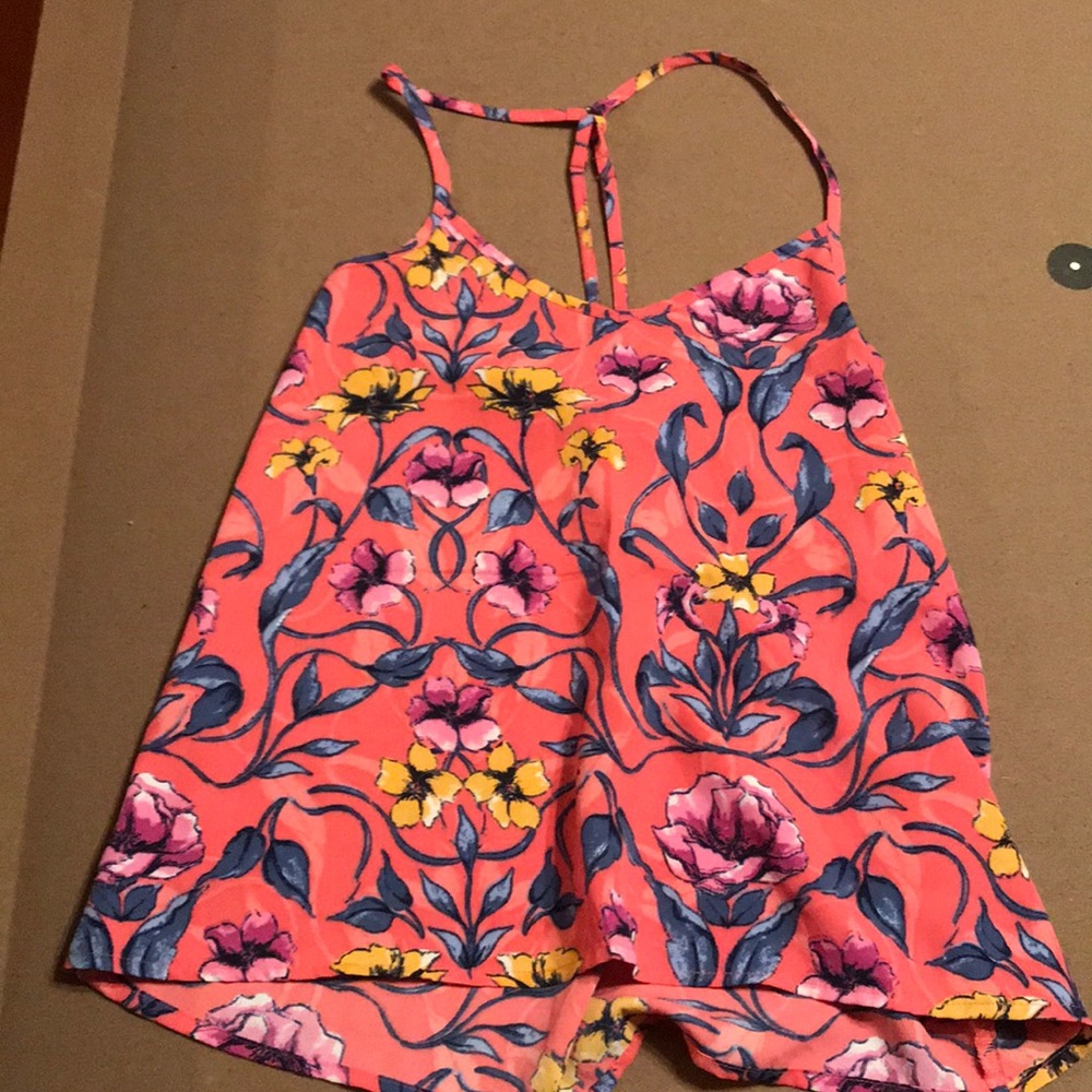 Hollister flower top